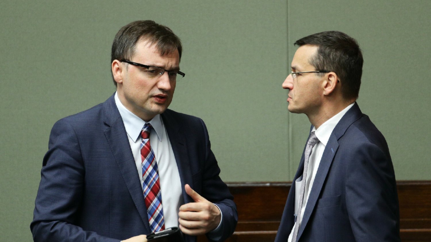 Kulisy spotkania Ziobro-Morawiecki. Jest umowa, ale z konkretnym haczykiem.