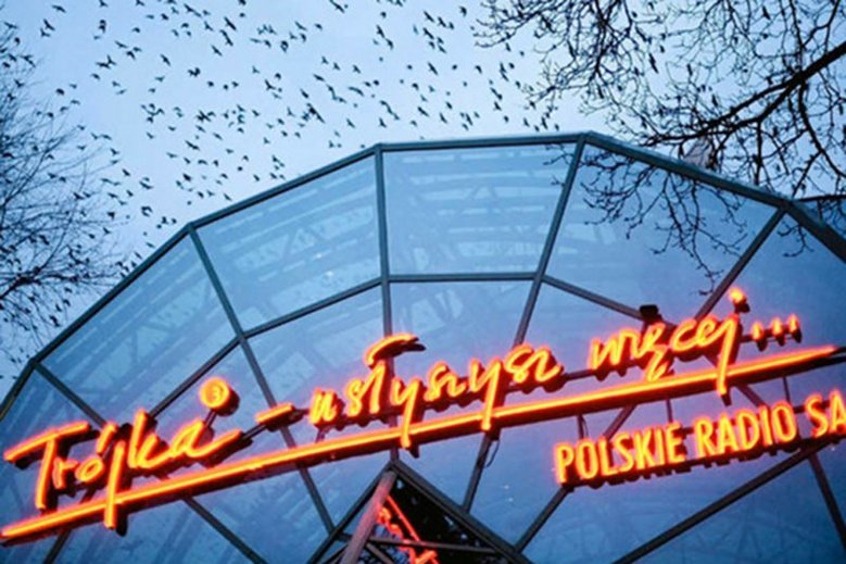 Dziennikarz Grupy TVN Patrycjusz Wyżga przechodzi do radiowej Trójki.