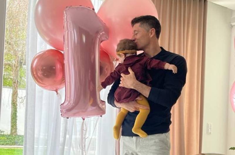 Laura Lewandowska obchodzi pierwsze urodziny. Życzenia Roberta Lewandowskiego na Instagramie.