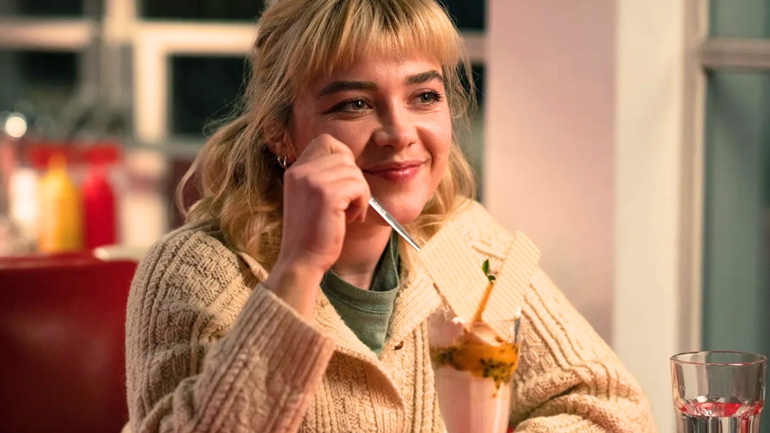 Ten wyciskacz łez wyląduje zaraz na VOD. To pozycja dla miłośników pięknych romansów "Sztuka pięknego życia" trafi na VOD. Gdzie obejrzeć film z Florence Pugh?