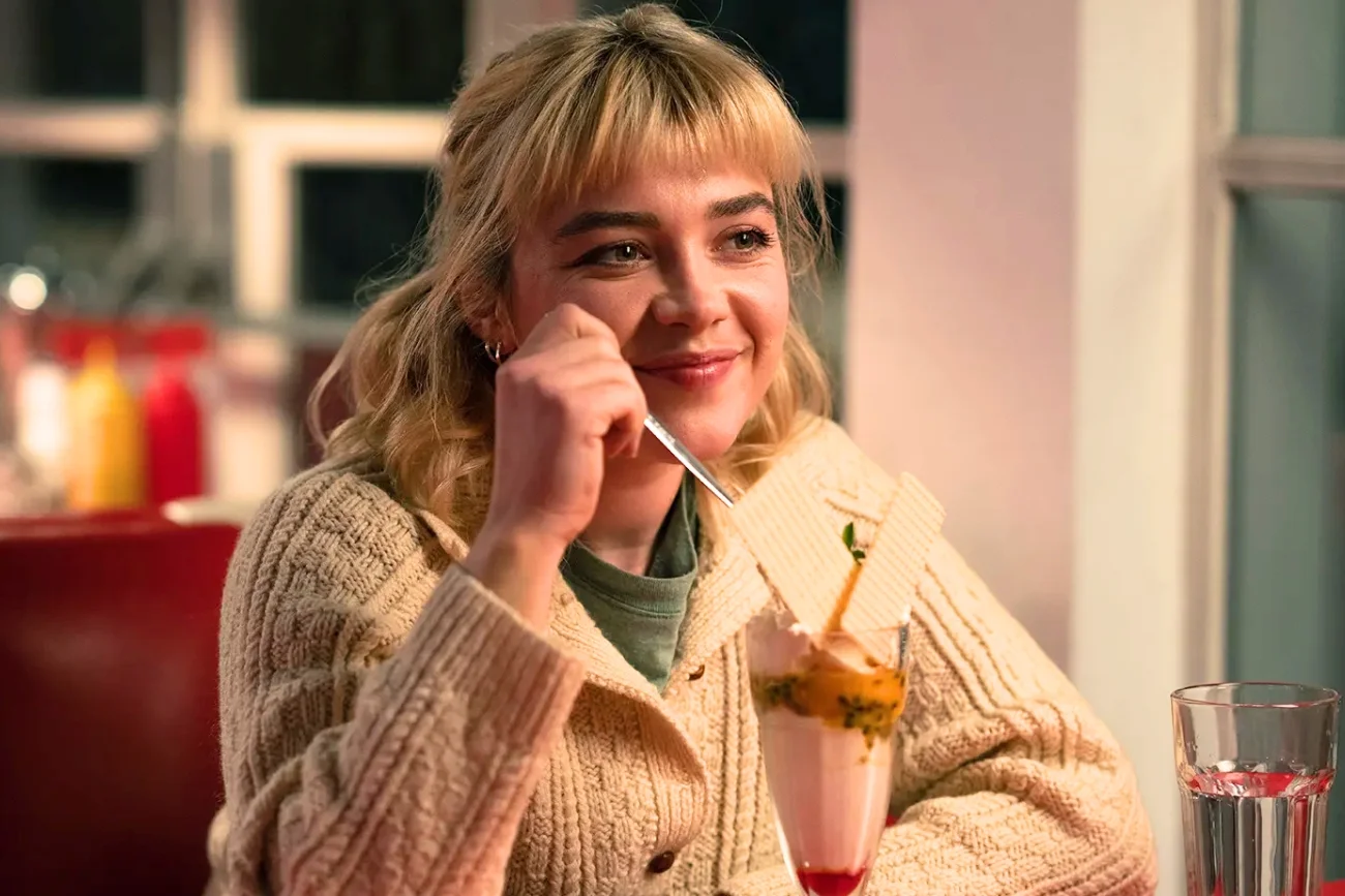 Ten wyciskacz łez wyląduje zaraz na VOD. To pozycja dla miłośników pięknych romansów "Sztuka pięknego życia" trafi na VOD. Gdzie obejrzeć film z Florence Pugh?