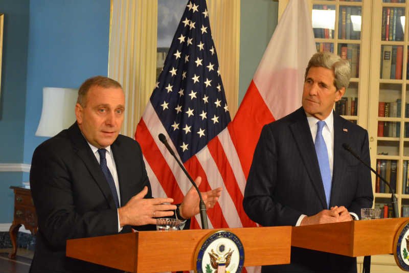 Grzegorz Schetyna zapowiedział w Waszyngtonie, że Polska włączy się do koalicji walczącej z Państwem Islamskim.