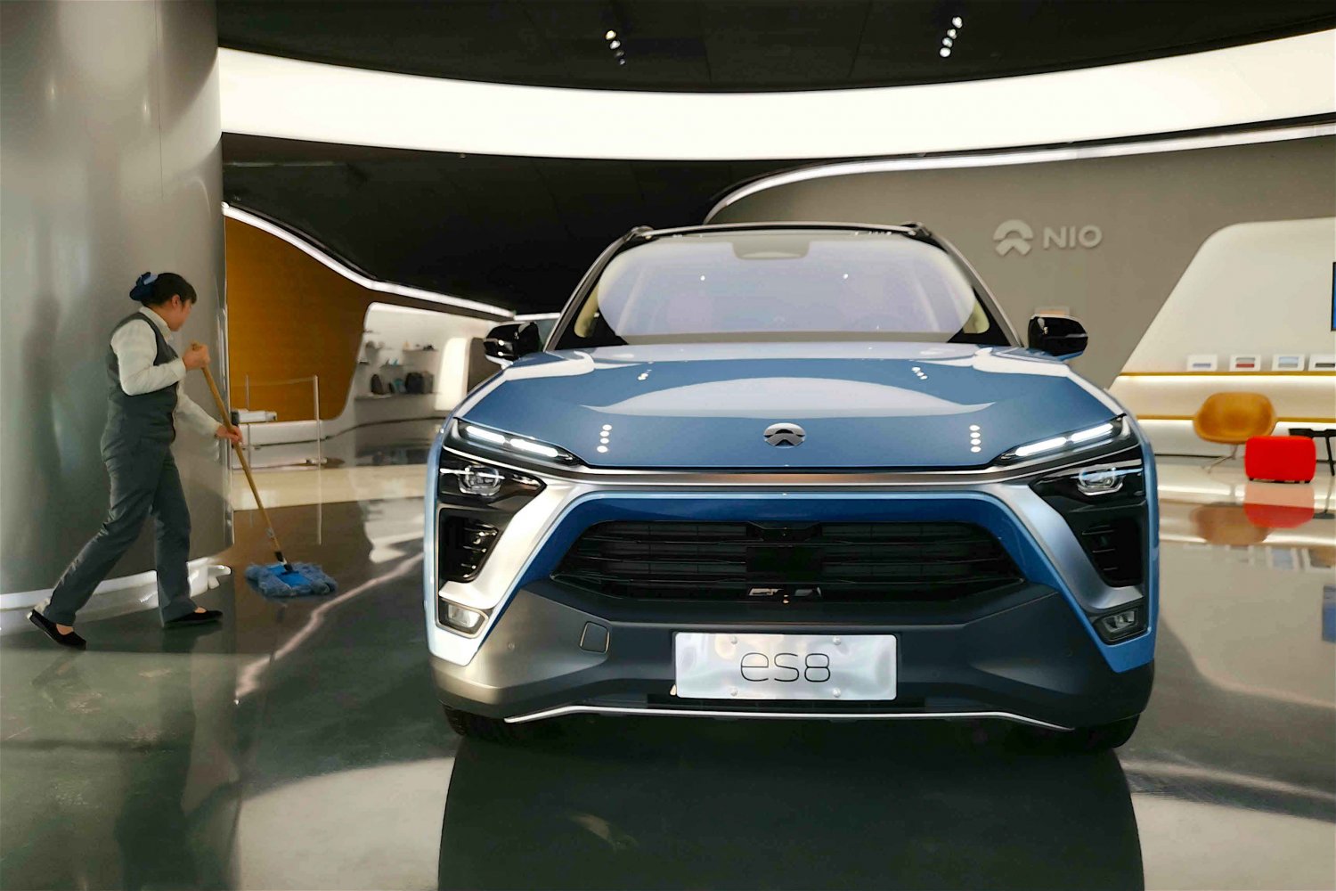 Czy Tesla ma już pozamiatane? W sensie: wymopowane