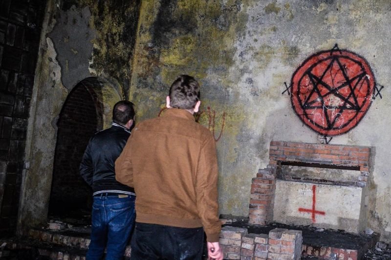 "Chcemy odwiedzać miejsca owiane tajemnicą i badać, czy to co o nich mówią jest prawdą, czy można wszystko między bajki włożyć" - mówią o sobie członkowie grupy Mystery Hunters.