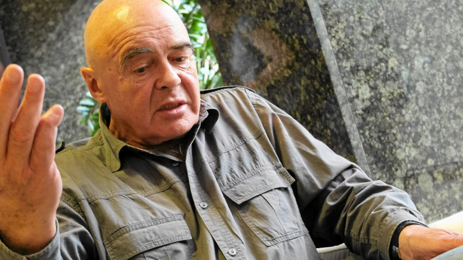 Stanisław Tym, w swoim felietonie, w mocnych słowach ocenił kondycję polskiej polityki.