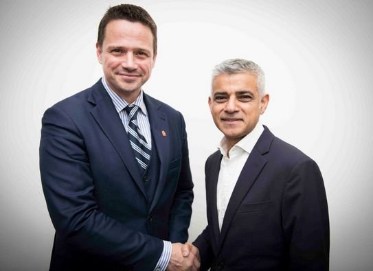 Nowy prezydent Warszawy zaczął swoje urzędowanie od spotkań na wysokim szczeblu