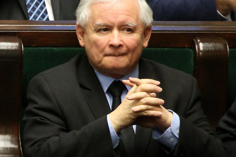 Jarosław Kaczyński nie musi obawiać się spadku poparcia dla PiS. Nawet jeśli wróci do tego z najgorszych czasów, odpowiednia nowelizacja kodeksu wyborczego pomoże w utrzymaniu władzy.