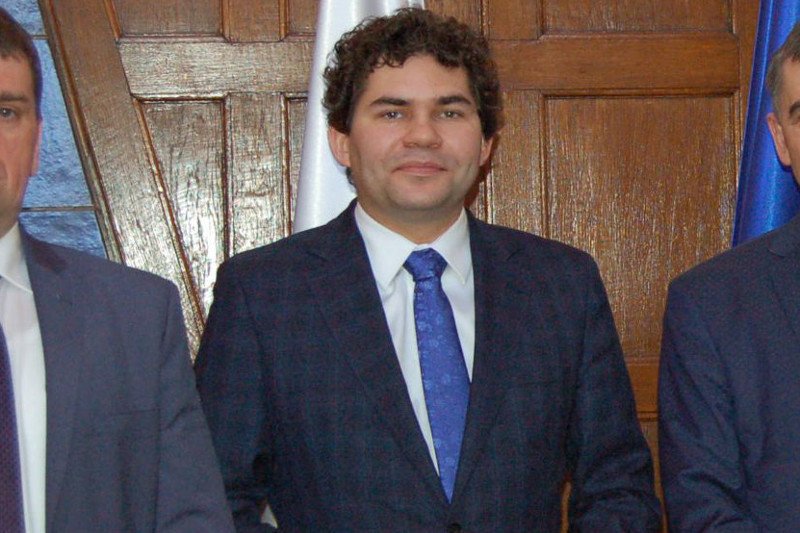 Lucjusz Nadbereźny, prezydent Stalowej Woli związany z PiS, na nagrody dla miejskich urzędników przeznaczył ponad 1,7 mln złotych.