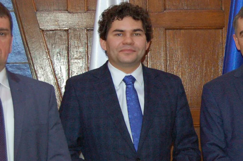 Lucjusz Nadbereźny, prezydent Stalowej Woli związany z PiS, na nagrody dla miejskich urzędników przeznaczył ponad 1,7 mln złotych.