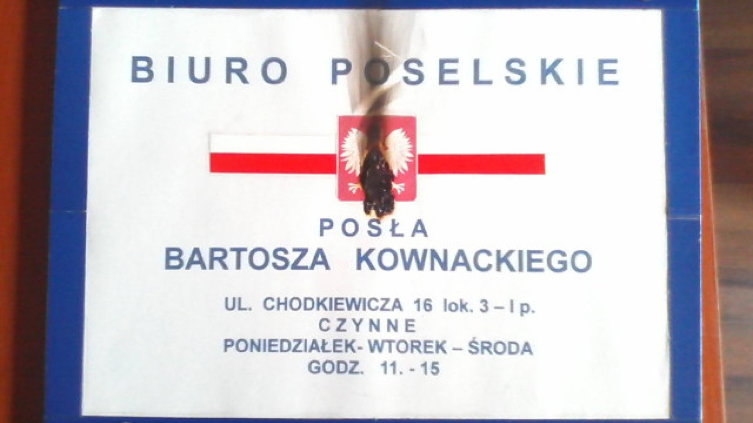 Bartosz Kownacki napisał, że jego biuro zostało zaatakowane przez "homolewacką dzicz"