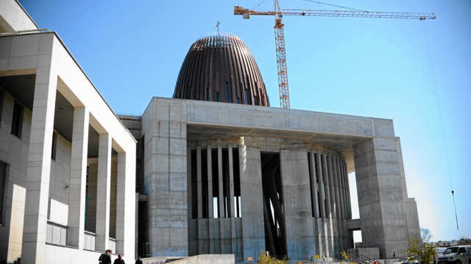 - Ani złotówka nie poszła na Świątynię Opatrzności Bożej. Muzeum papieża jest finansowe od 5 lat - odpiera ataki minister Bogdan Zdrojewski.