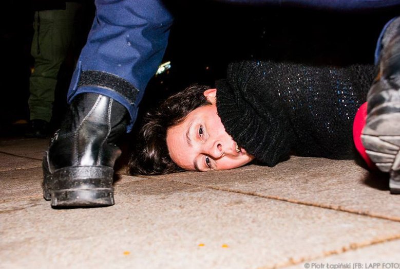Do drzwi mieszkania Klementyny Suchanow zapukała dziś policja i ABW.