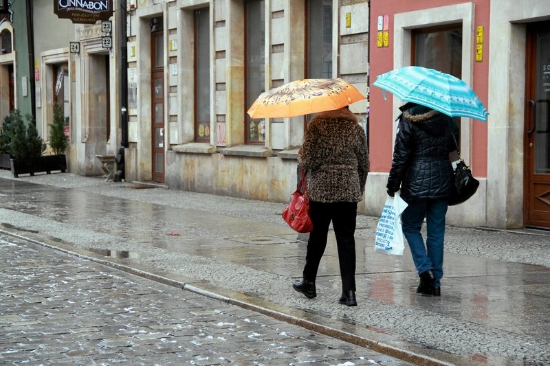 IMGW wydało ostrzeżenia pierwszego stopnia przed roztopami. [MAPA]