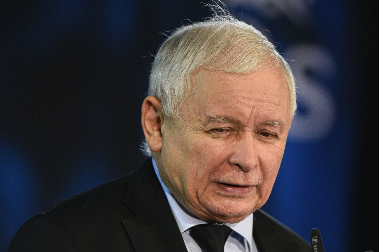 Na początku października Jarosław Kaczyński zabłysnął informacją o tym, że w popegeerowskich gminach ludzie zbierali po lasach kartofle zasadzane dla dzików przez leśników.