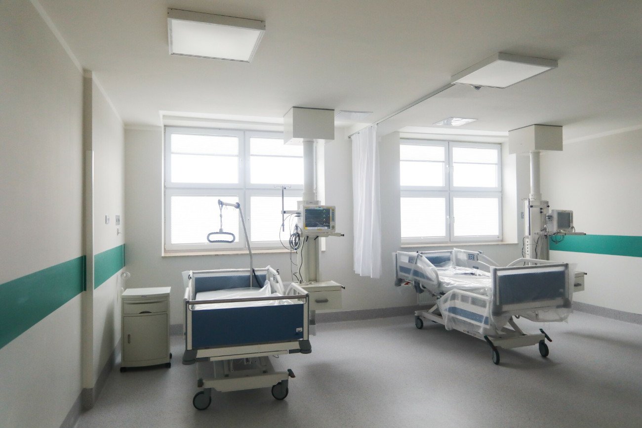 Remont sal w szpitalach, nowy sprzęt, więcej łóżek opieki długoterminowej - m.in. takie inwestycje planują placówki w ramach środków z KPO.