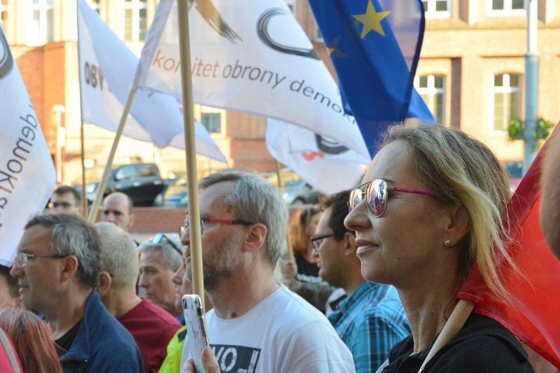 Sława Rafalak jest działaczką KOD i często bierze udział w różnych demonstracjach