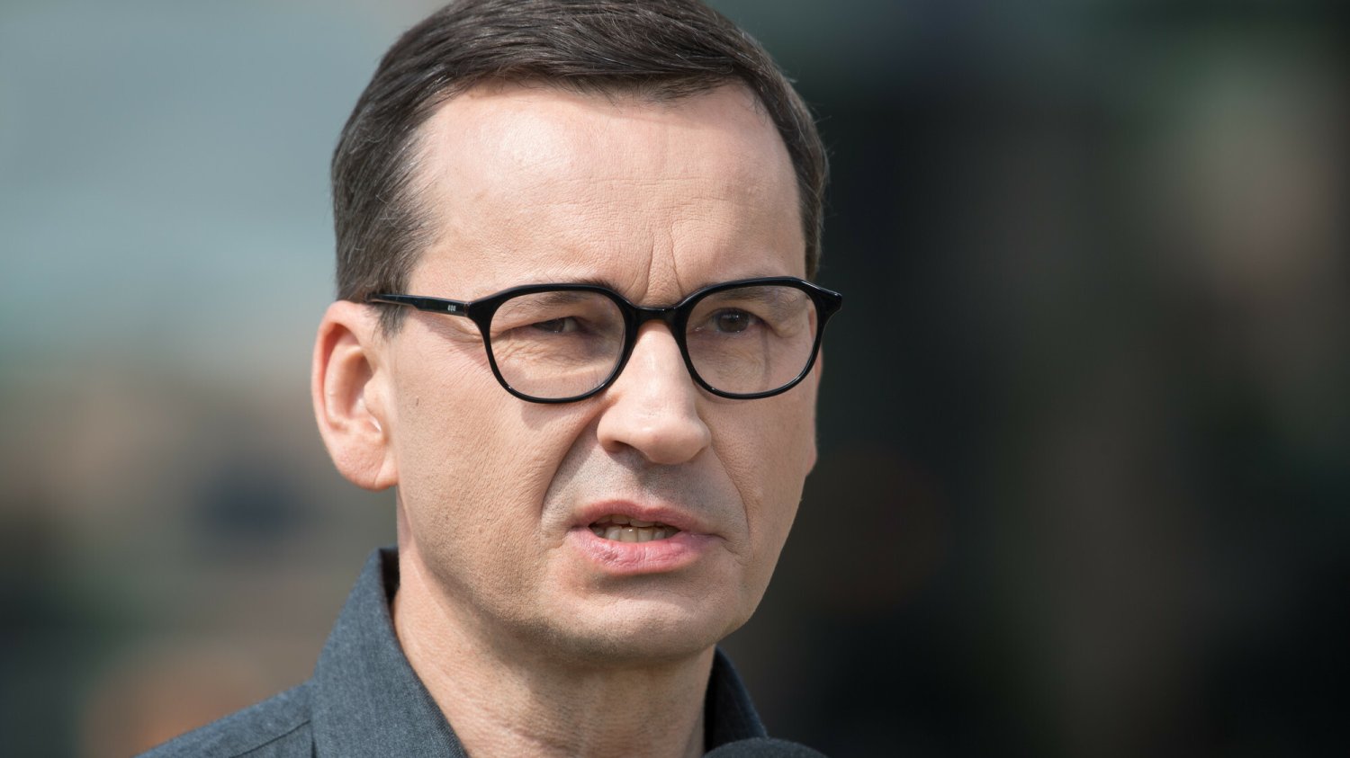 "Polityka już dawno była pewnego rodzaju szambem, a w tej chwili kalosze nie wystarczą".