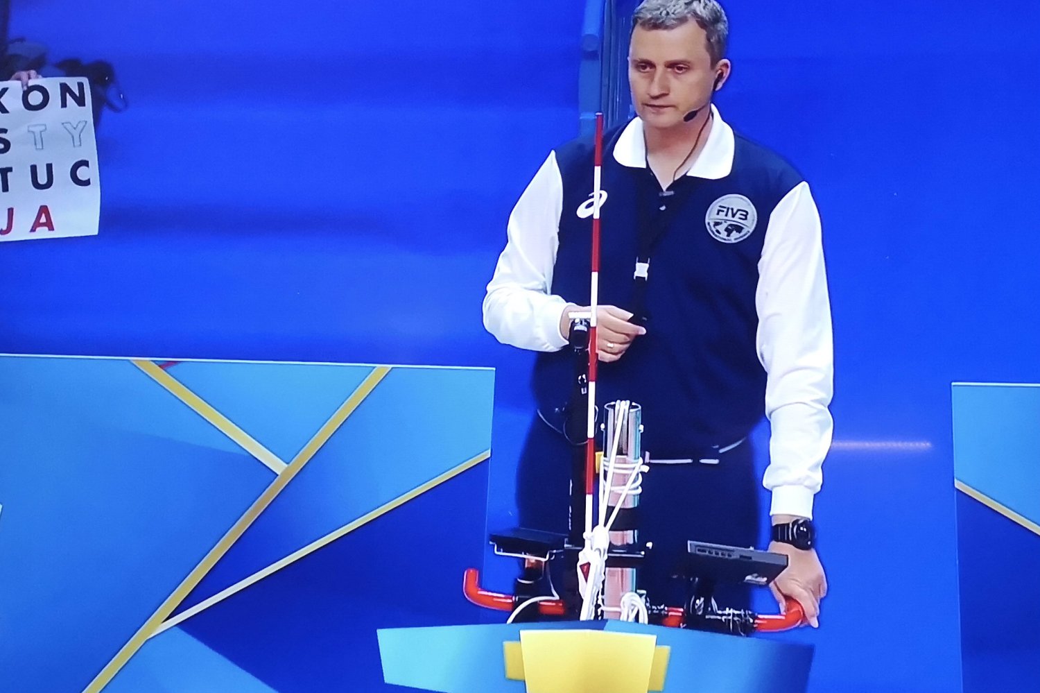 Kartka z napisem "konstytucja" pojawiła się na meczu siatkówki Polska-USA.