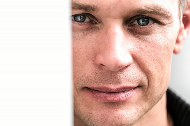 Łukasz Grass został gospodarzem nowego programu TVP1 "Sąsiad na widelcu. Co się jada u sąsiada"