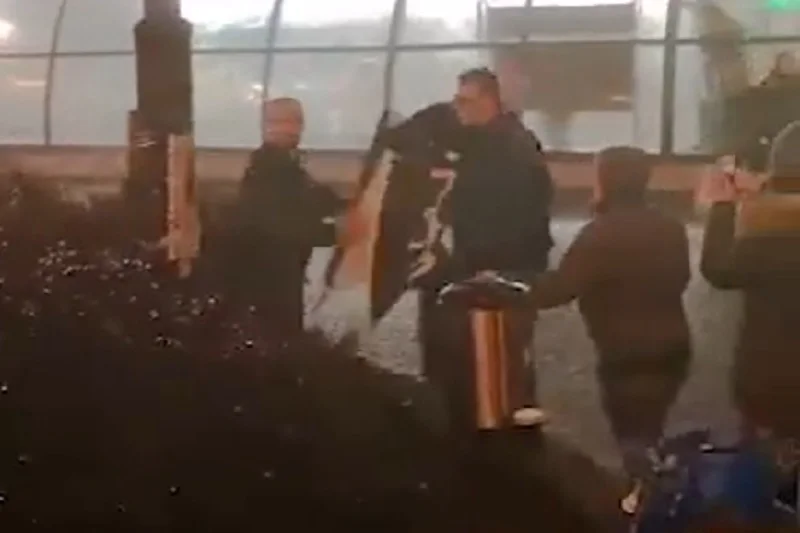Działacze z Food Not Bombs Warszawa zaatakowani przez neonazistów.