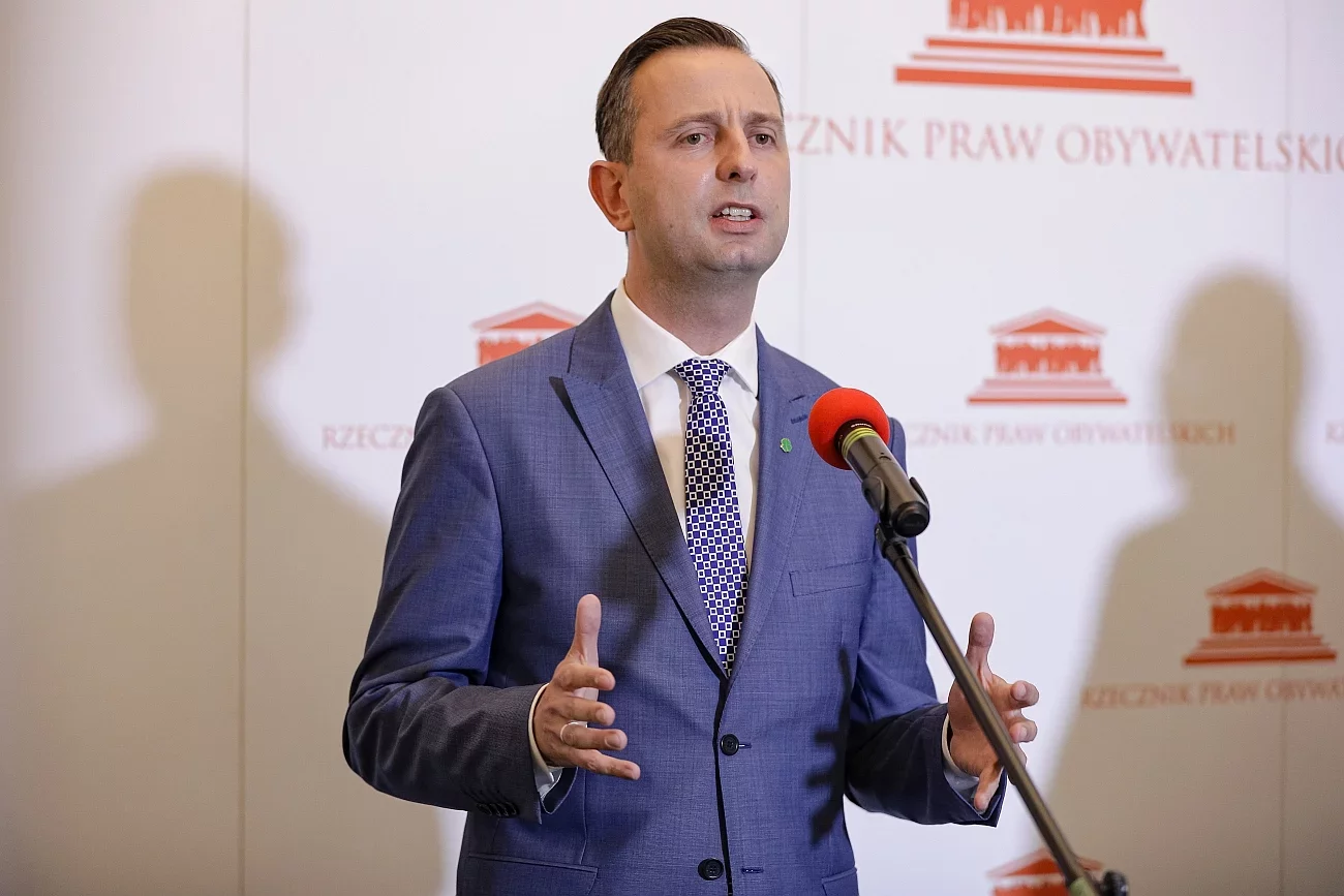 Władysław Kosiniak-Kamysz podczas rozmowy z Polsat News postawił pytanie o podejście Piotra Glińskiego do uchodźców w kontekście chrześcijaństwa. Władysław Kosiniak-Kamysz podczas rozmowy z Polsat News postawił pytanie o podejście Piotra Glińskiego do uchodźców w kontekście chrześcijaństwa.