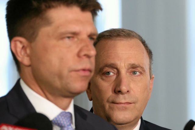 Grzegorz Schetyna, wystawiając Rafała Trzaskowskiego w wyborach na prezydenta Warszawy, sprawił, że Ryszard Petru poczuł się wykiwany.