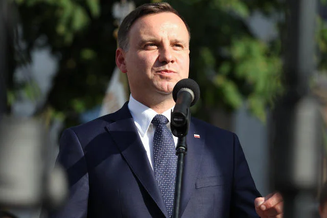 Niemiecki dziennik ocenia politykę Andrzeja Dudy. Postulaty dotyczącej większej liczby żołnierzy NATO na Wschodzie Europy ocenia za "przekonujące".