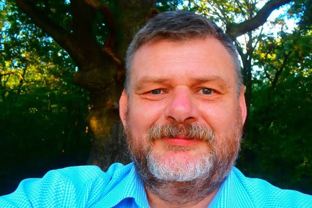 Liczył, ile razy wspomniano w pierwszych 37 Tygodnikach Solidarność o Jarosławie Kaczyńskim.  Nie było żadnej wzmianki, choć Jarosław Kaczyński pozuje na wielkiego opozycjonistę.