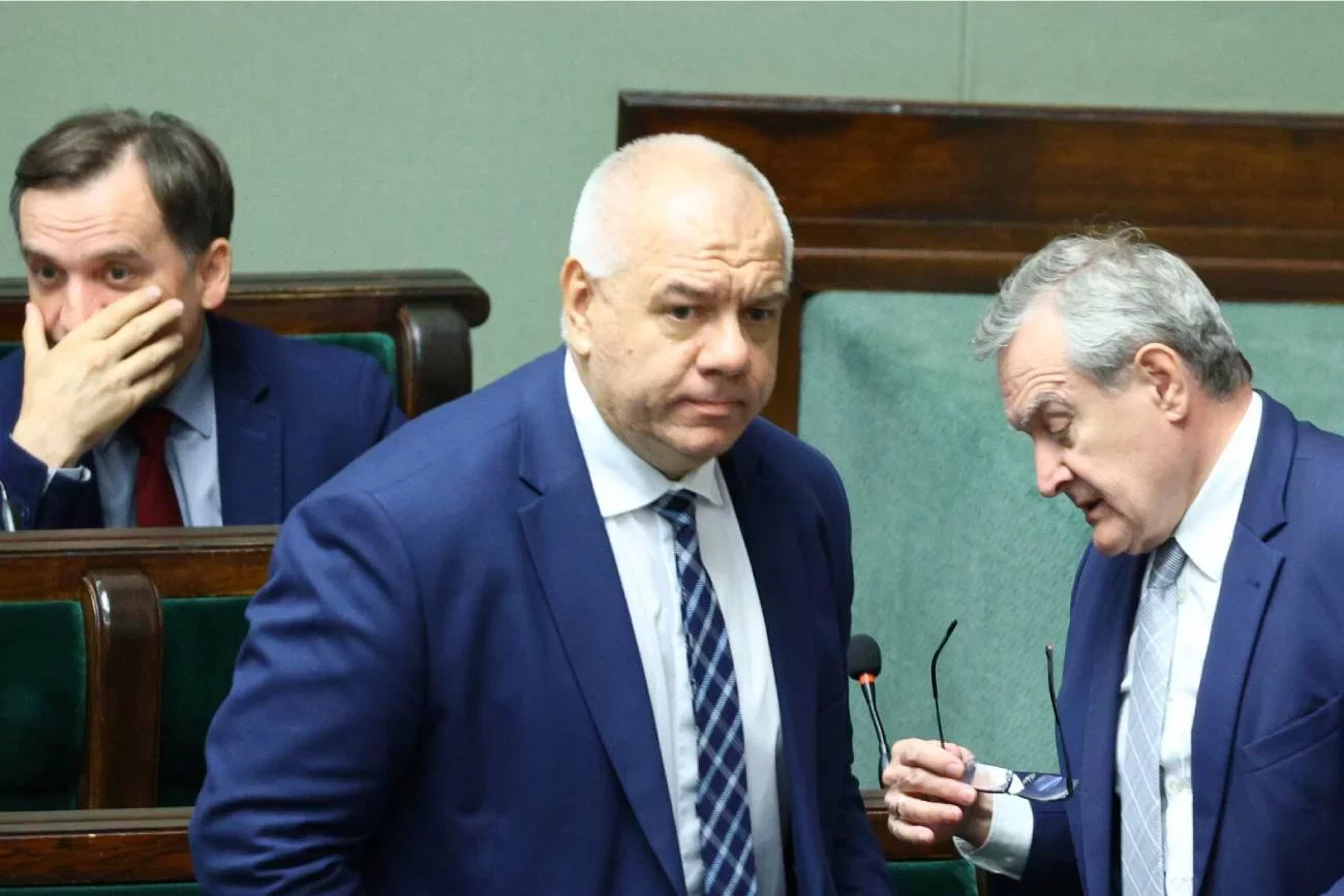 Jacek Sasin chce opodatkować nadzwyczajne zyski firm.