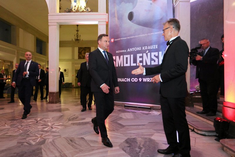 Prezydent Andrzej Duda podczas premiery "Smoleńska".