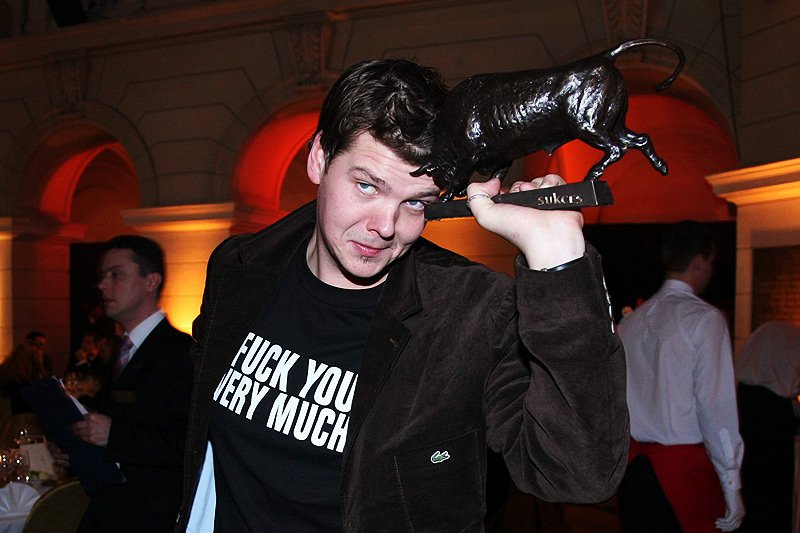 Michał Figurski u szczytu kariery z nagrodą "Byka Sukcesu". Rok 2006. Wtedy nie narzekał na bezrobocie i nie brakowało mu sushi.