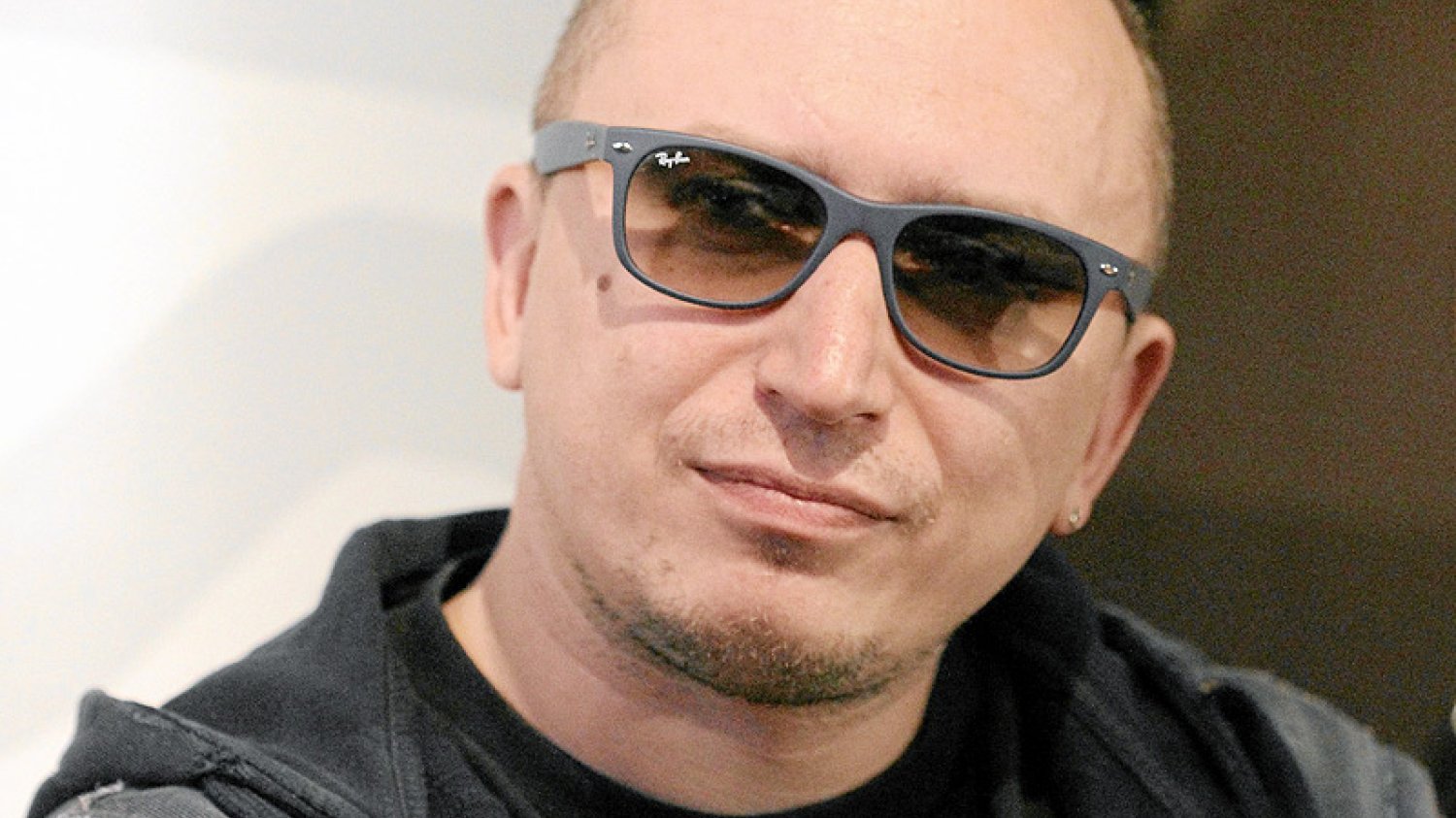 Mikołaj Lizut na antenie TOK FM zdradził prosty sposób na ominięcie nowych przepisów o abonamencie.