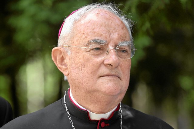 Krzysztof Materna uważa, że abp Hoser "głosi słowo swoje zamiast bożego"