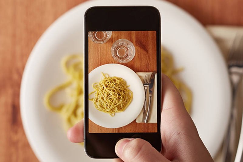 Robienie zdjęć jedzeniu wkurza nie tylko internautów, ale także samych [url=http://shutr.bz/1chKJ4w]restauratorów[/url]