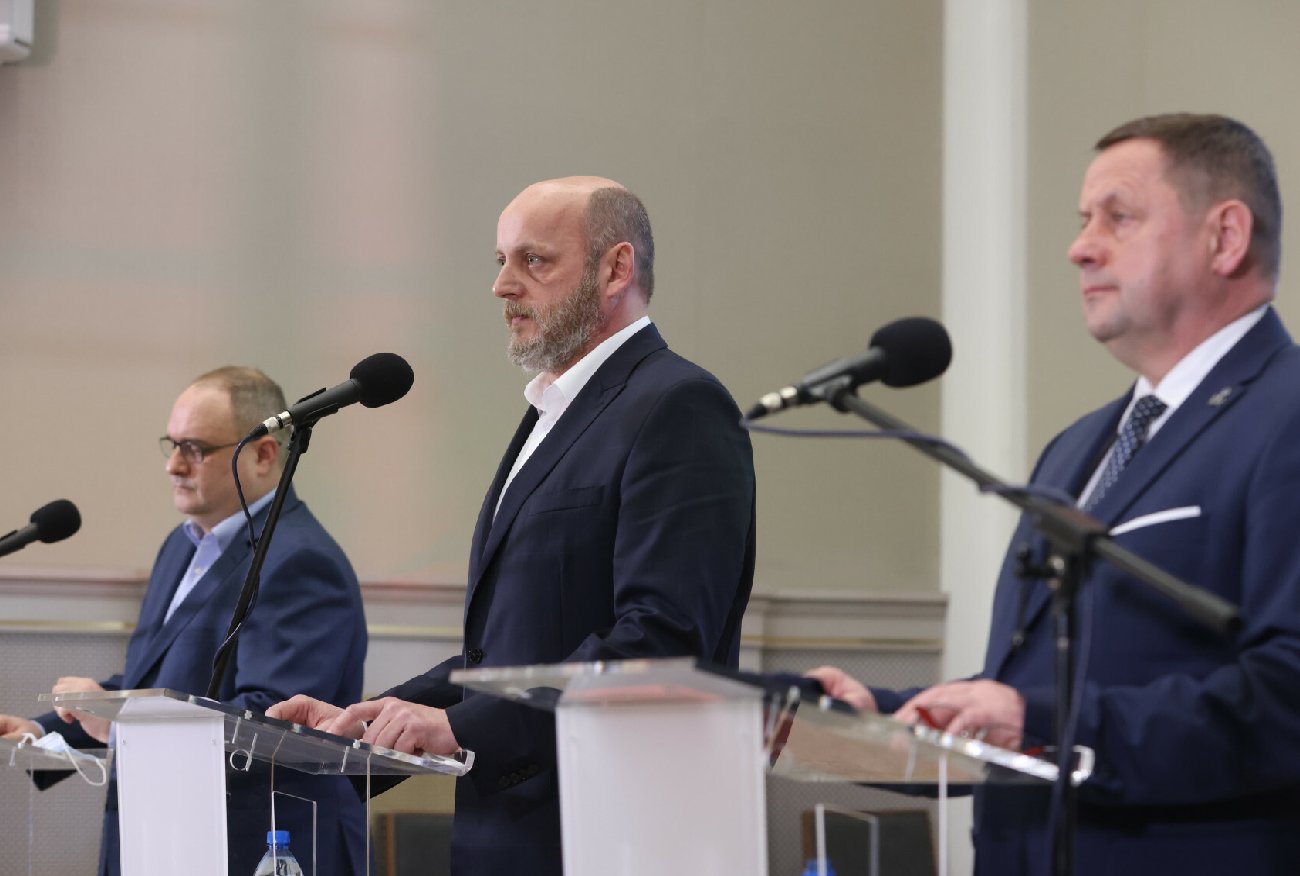 Konferencja NIK. Nieobecny Marian Banaś i liczne pytania bez odpowiedzi