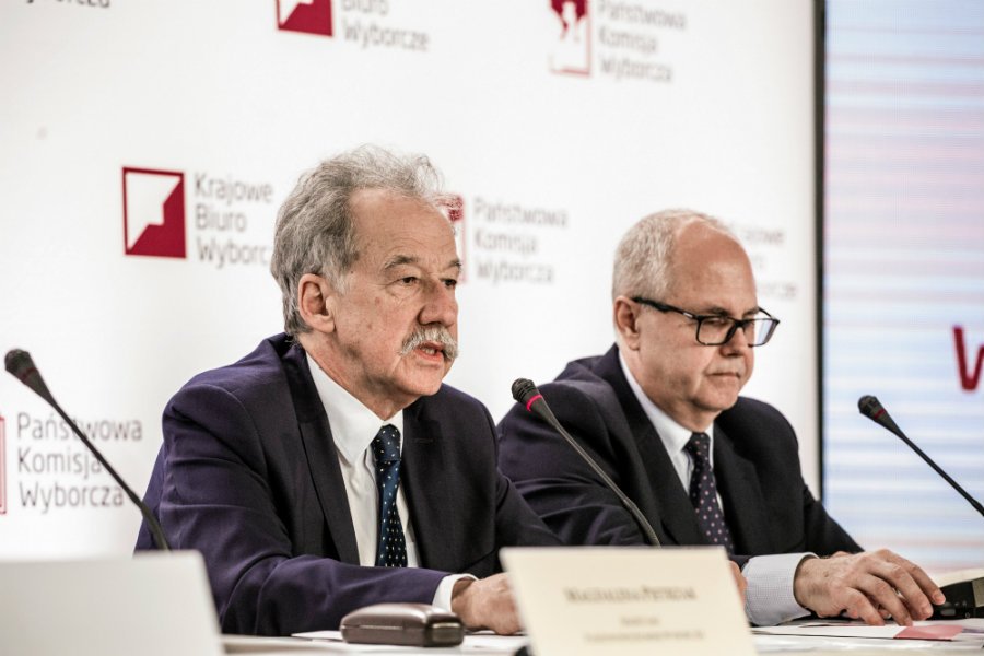 PKW nie podała jeszcze oficjalnych wyników wyborów. Znane są jedynie wyniki z czterech województw.