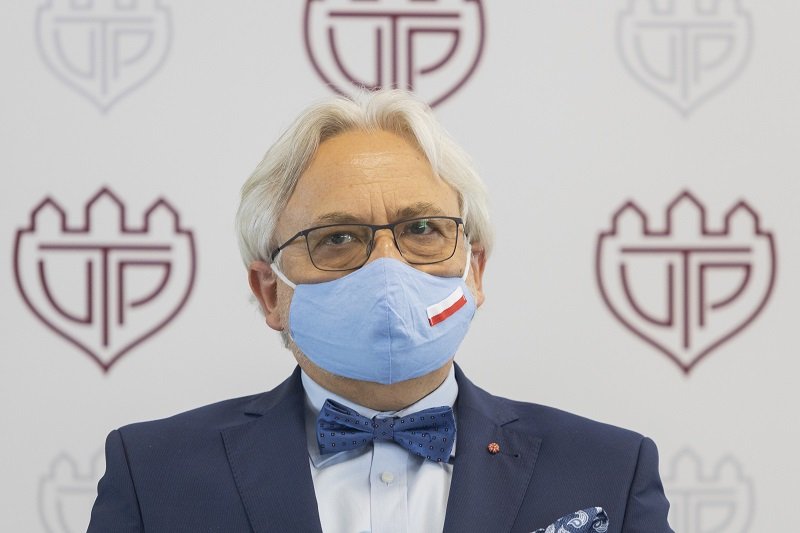 Prof. Wojciech Maksymowicz odchodzi z klubu PiS.