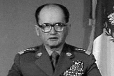 Wojciech Jaruzelski podczas ogłaszania stanu wojennego.