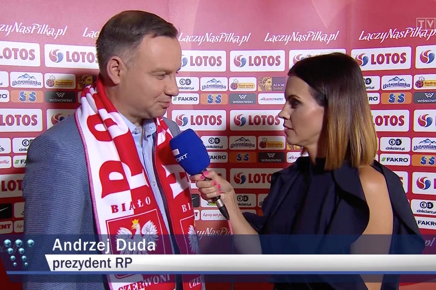 Andrzej Duda we wtorkowych "Wiadomościach" pojawił się przy okazji meczu, ale jego referendum pominięto.