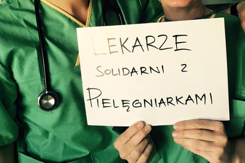 Lekarze solidaryzują się z pielęgniarkami strajkującymi w CZD.