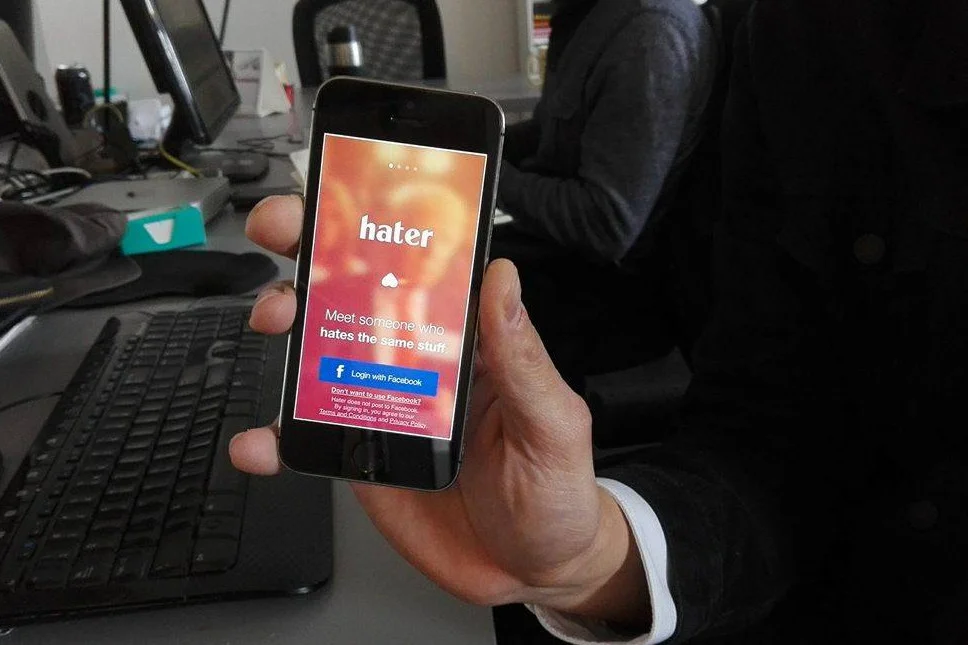 Aplikacja Hater pomaga znaleźć miłość kierując się nie takimi samymi zainteresowaniami, jak to zazwyczaj bywa, a niechęcią do podobnych rzeczy.