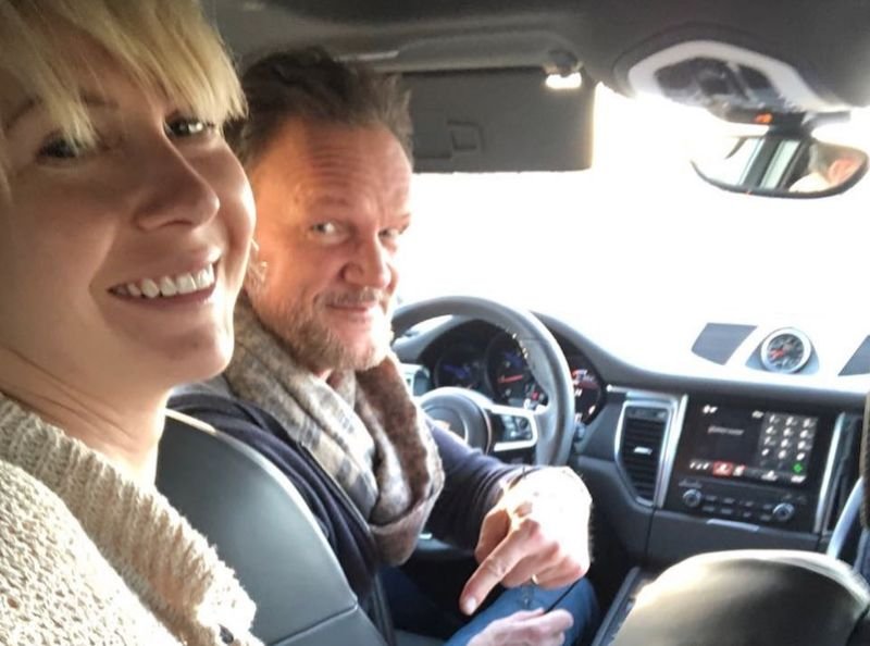 Cezary Pazura podzielił się radosną nowiną? Aktor sugeruje, że po raz kolejny zostanie ojcem.