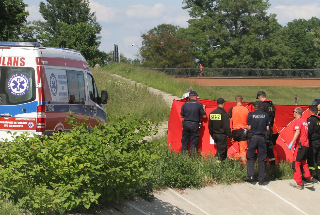 Legnica. W ruinach mleczarni odnaleziono ciało zawinięte w materiał
