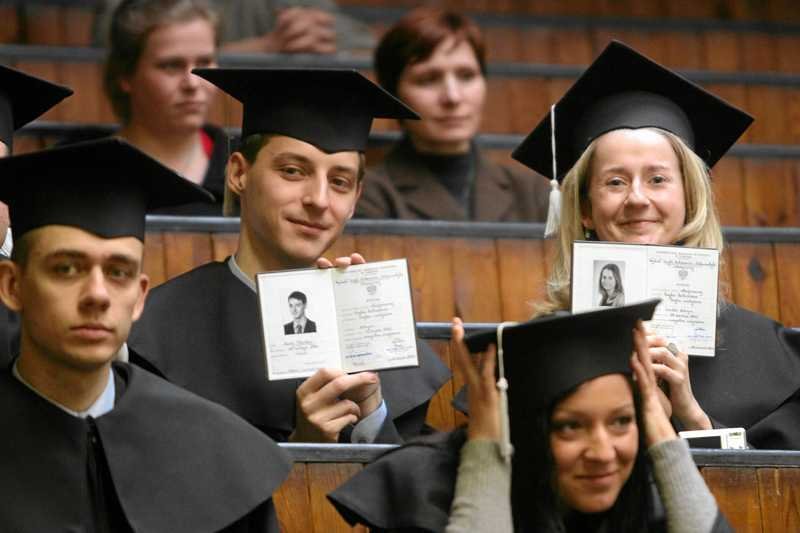 Uczelnie będą śledzić absolwentów