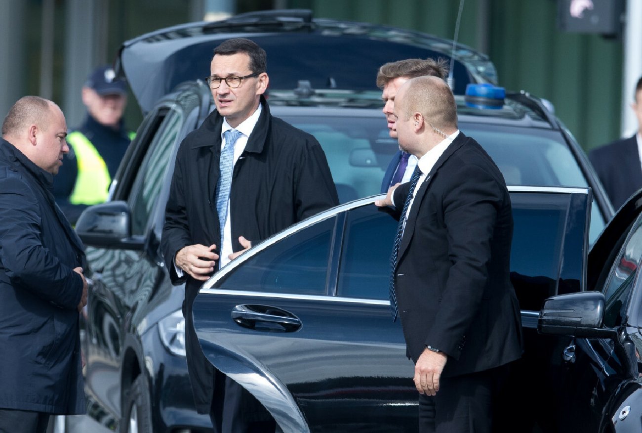 Burza po wypadku kolumny rządowej. Ekspert: My się sami pozabijamy.