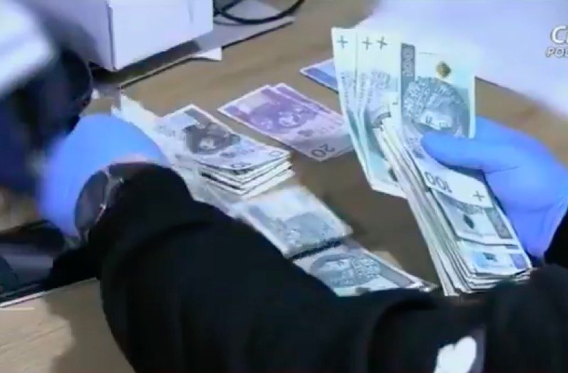 "Wiadomości" TVP. Od gangu sutenerów do tarczy antykryzysowej.