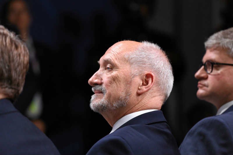 Mateusz Kijowski twierdzi, że Antoni Macierewicz to prawie jego wujek.