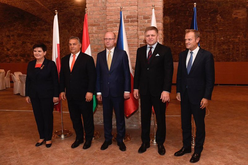 Uśmiechnięci Beata Szydło i Donald Tusk na jednym zdjęciu? Taką fotografię na Twitterze właśnie opublikował sam szef Rady Europejskiej.