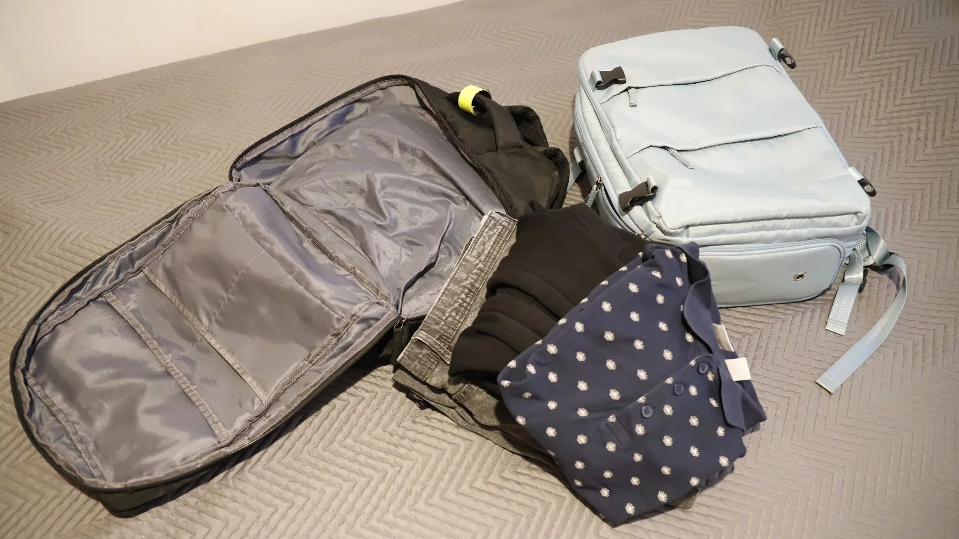 Kupiłem plecak do samolotu zanim stał się modny. Dałem kilkanaście złotych