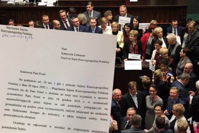 Marszałek Sejmu wzywa posłów opozycji do składania wyjaśnień dotyczących przerwania obrad 16 grudnia.